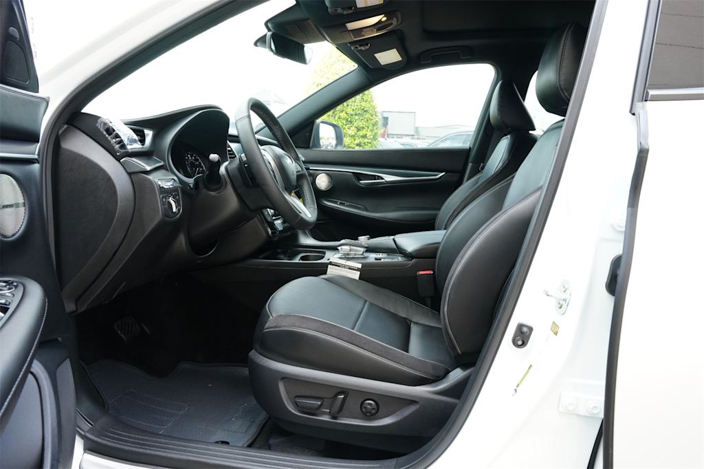 2025 INFINITI QX50 Sport 10
