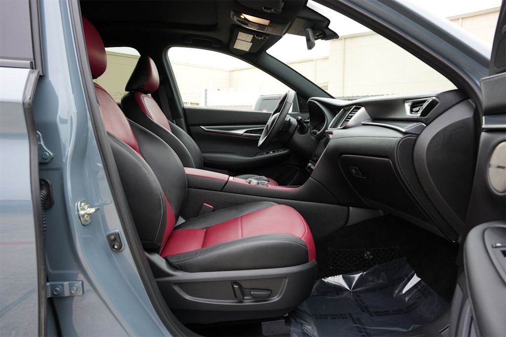 Thumbnail: 2025 INFINITI QX50 - 12