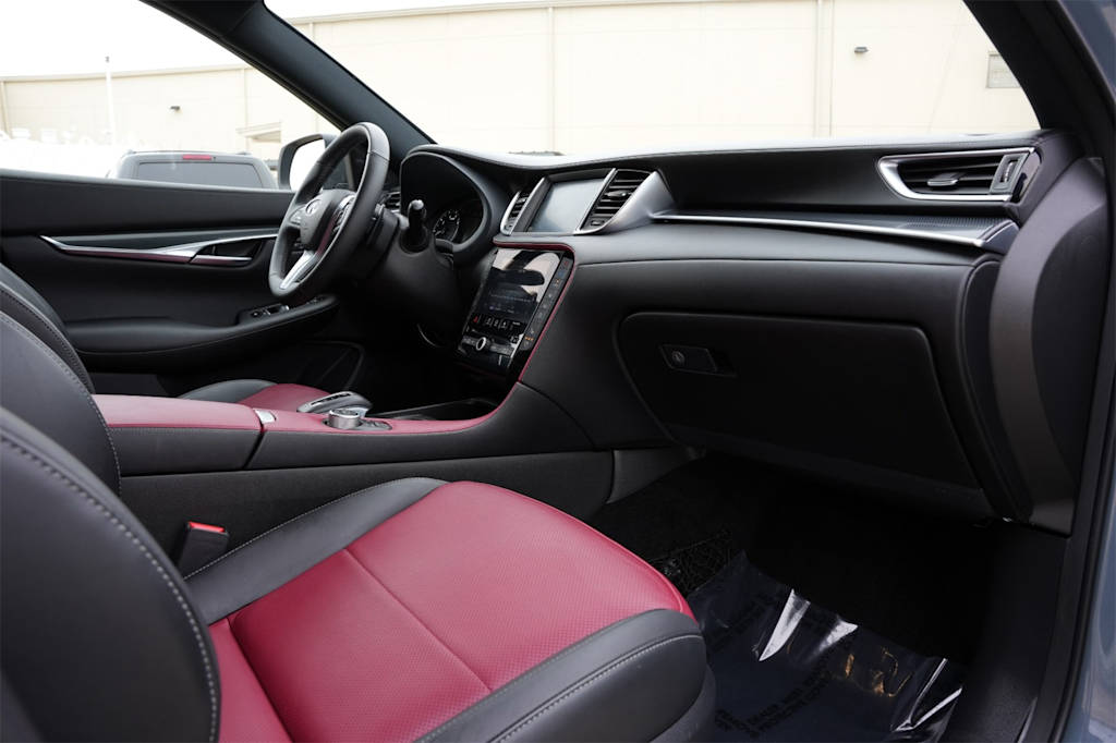 Thumbnail: 2025 INFINITI QX50 - 15