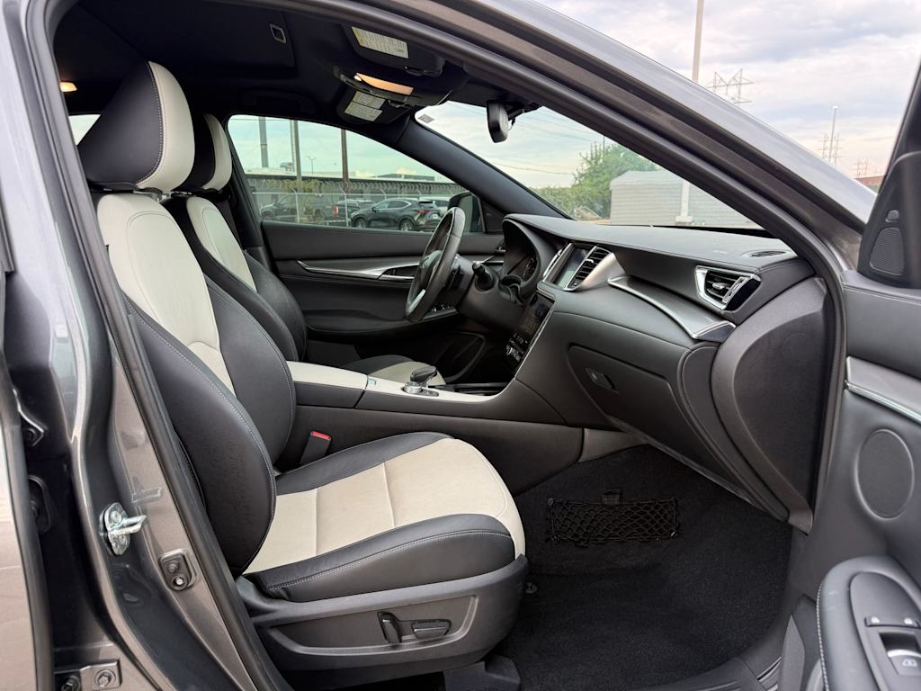 Thumbnail: 2023 INFINITI QX55 - 10