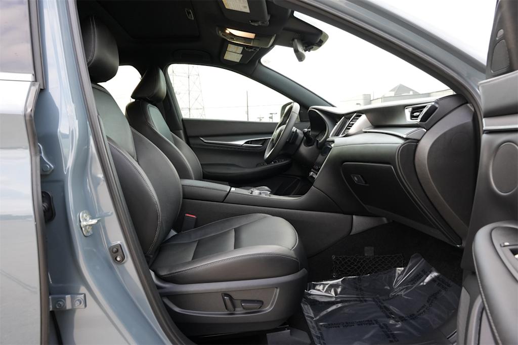 Thumbnail: 2025 INFINITI QX55 - 12