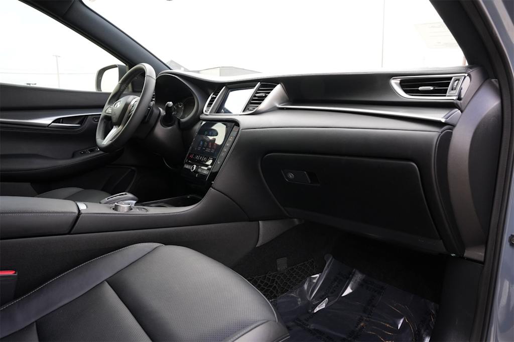 Thumbnail: 2025 INFINITI QX55 - 15