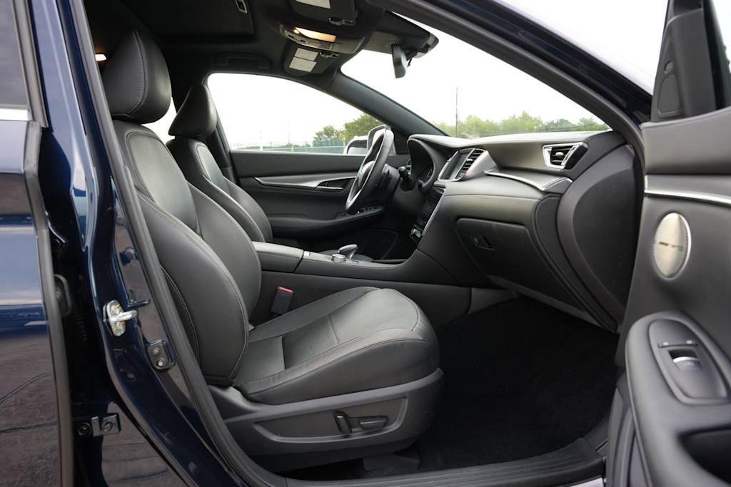 Thumbnail: 2023 INFINITI QX55 - 10