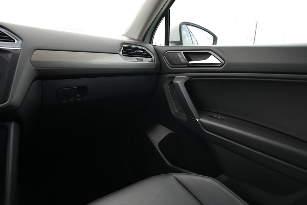 Thumbnail: 2018 Volkswagen Tiguan - 19