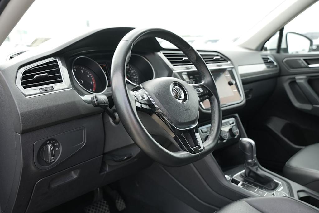 Thumbnail: 2018 Volkswagen Tiguan - 12