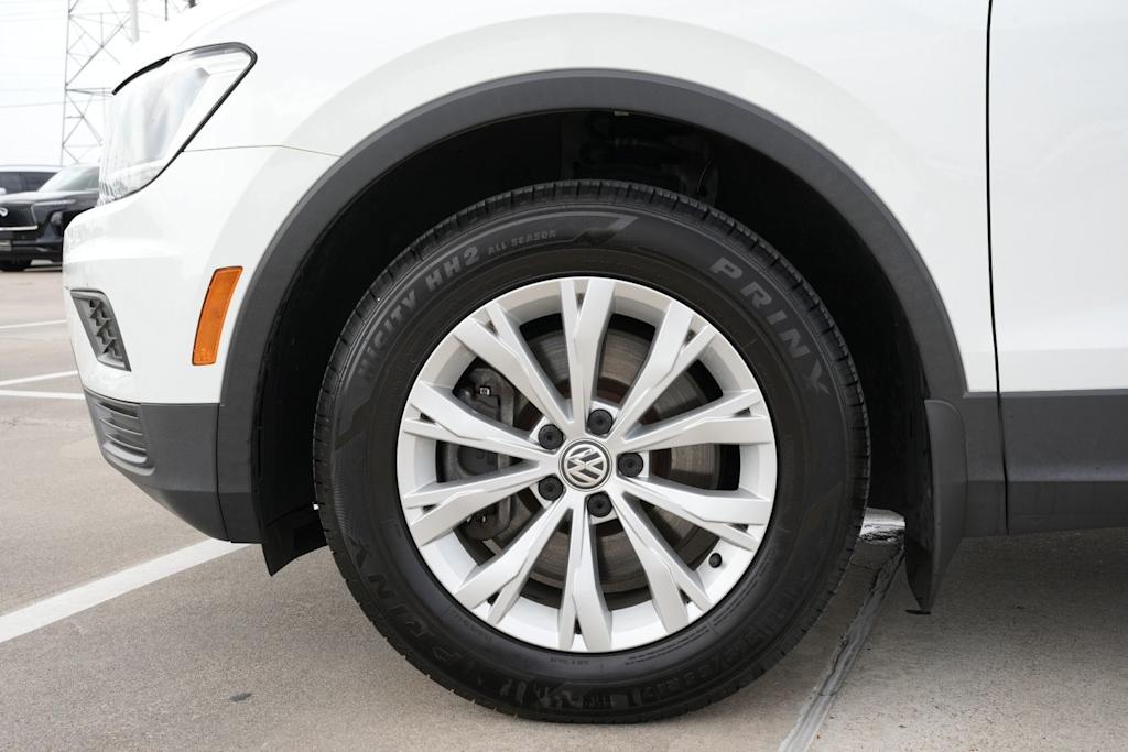 Thumbnail: 2018 Volkswagen Tiguan - 8