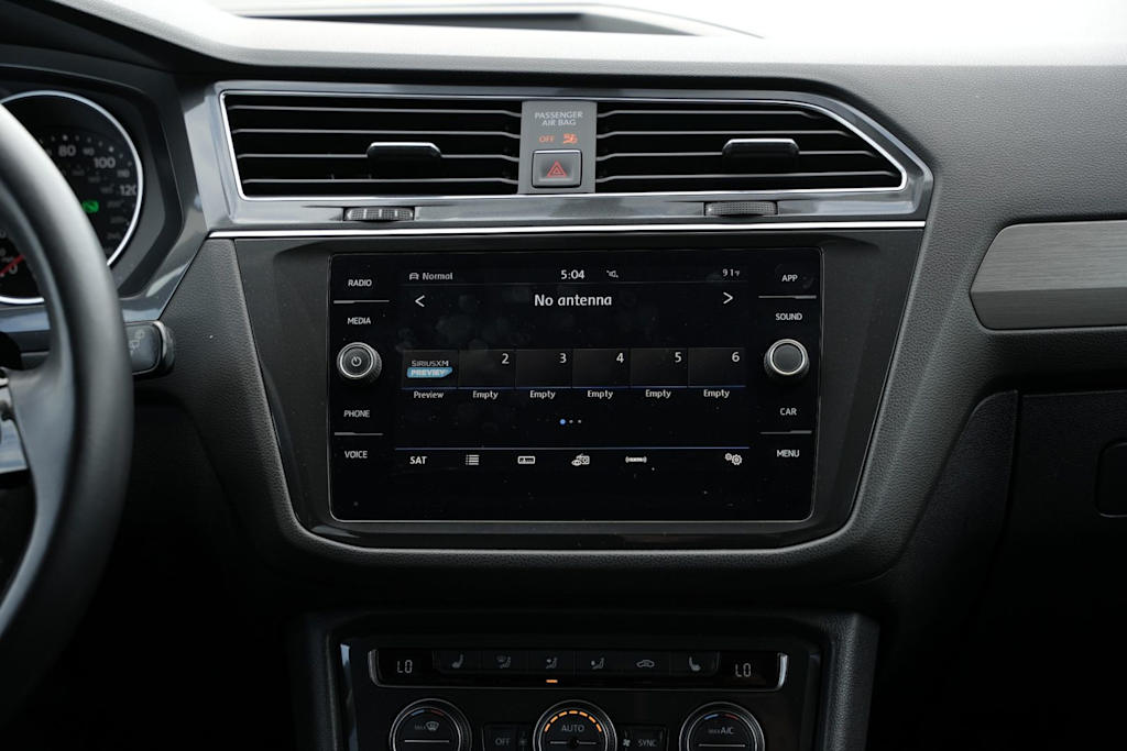 Thumbnail: 2018 Volkswagen Tiguan - 14