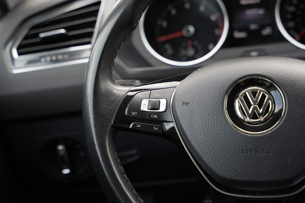 Thumbnail: 2018 Volkswagen Tiguan - 20
