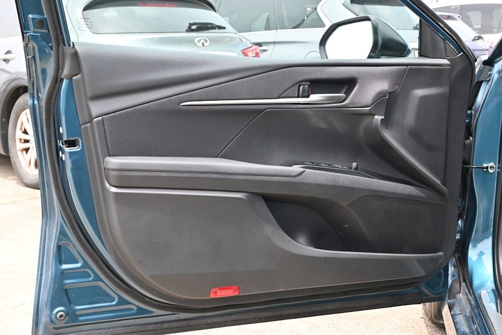 Thumbnail: 2025 Toyota Camry - 25