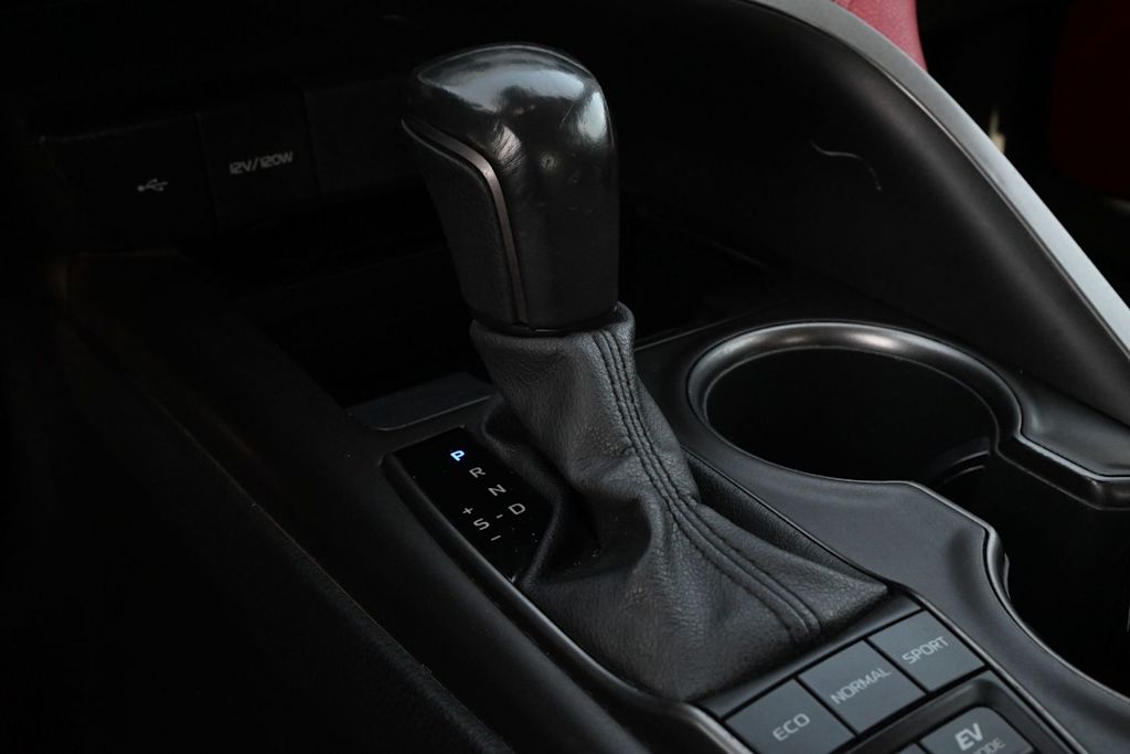 Thumbnail: 2021 Toyota Camry - 16