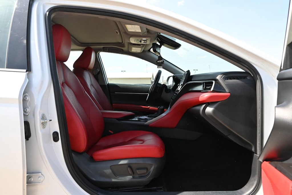 Thumbnail: 2021 Toyota Camry - 11