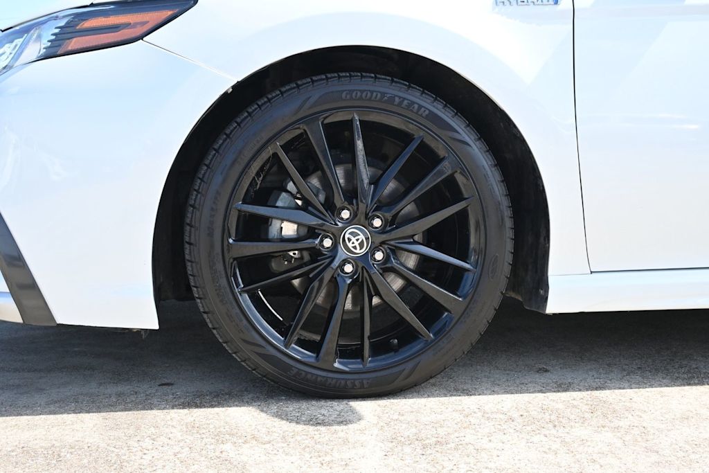 Thumbnail: 2021 Toyota Camry - 8
