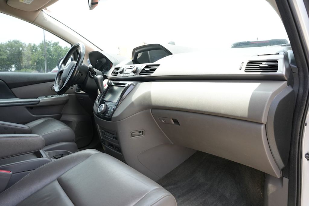 Thumbnail: 2015 Honda Odyssey - 14