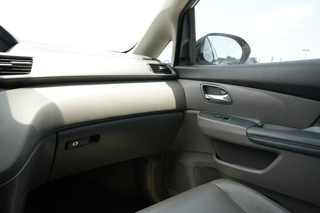 Thumbnail: 2015 Honda Odyssey - 21