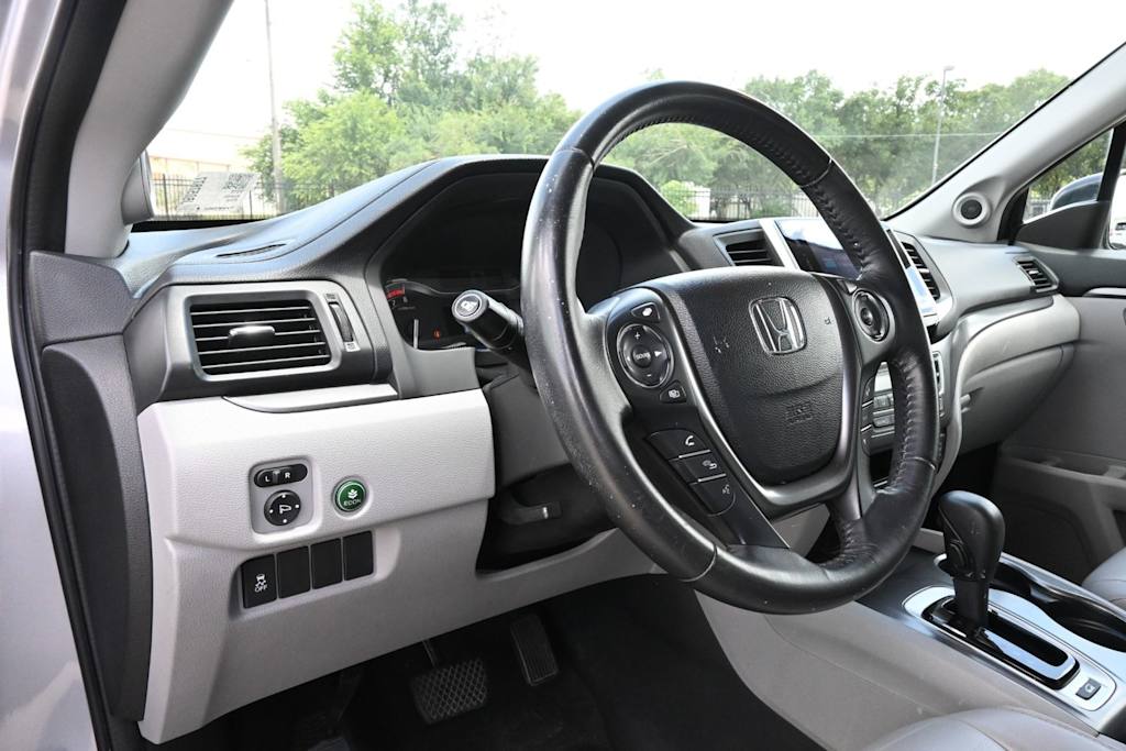 Thumbnail: 2018 Honda Pilot - 13