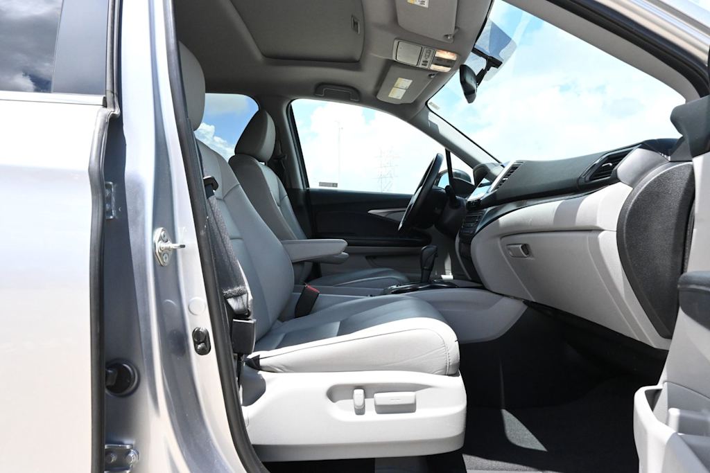 Thumbnail: 2018 Honda Pilot - 11