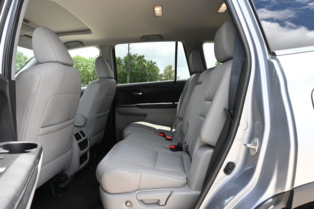 Thumbnail: 2018 Honda Pilot - 12
