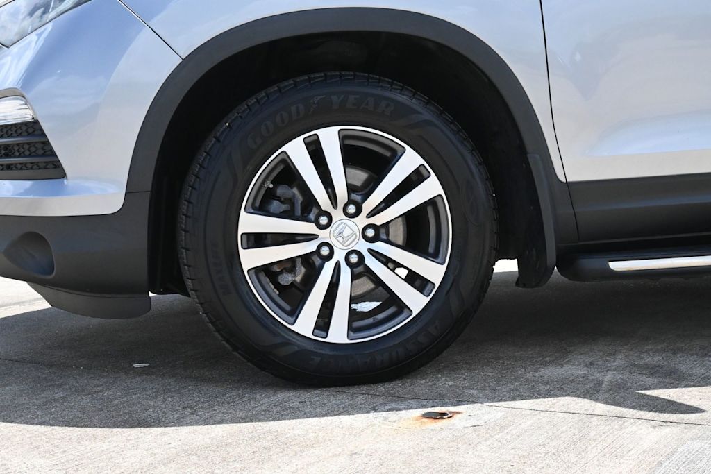 Thumbnail: 2018 Honda Pilot - 8