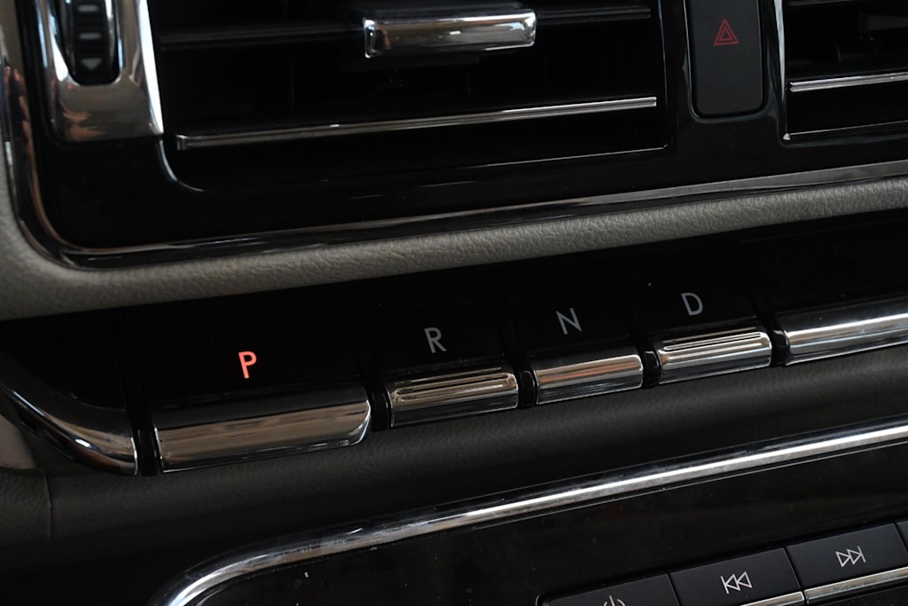 Thumbnail: 2018 Lincoln Navigator L - 17