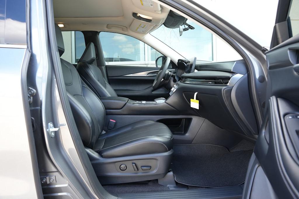 Thumbnail: 2027 INFINITI QX60 - 25