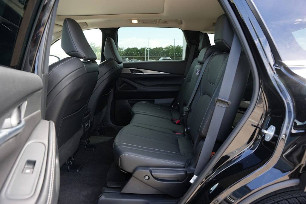 Thumbnail: 2027 INFINITI QX60 - 11