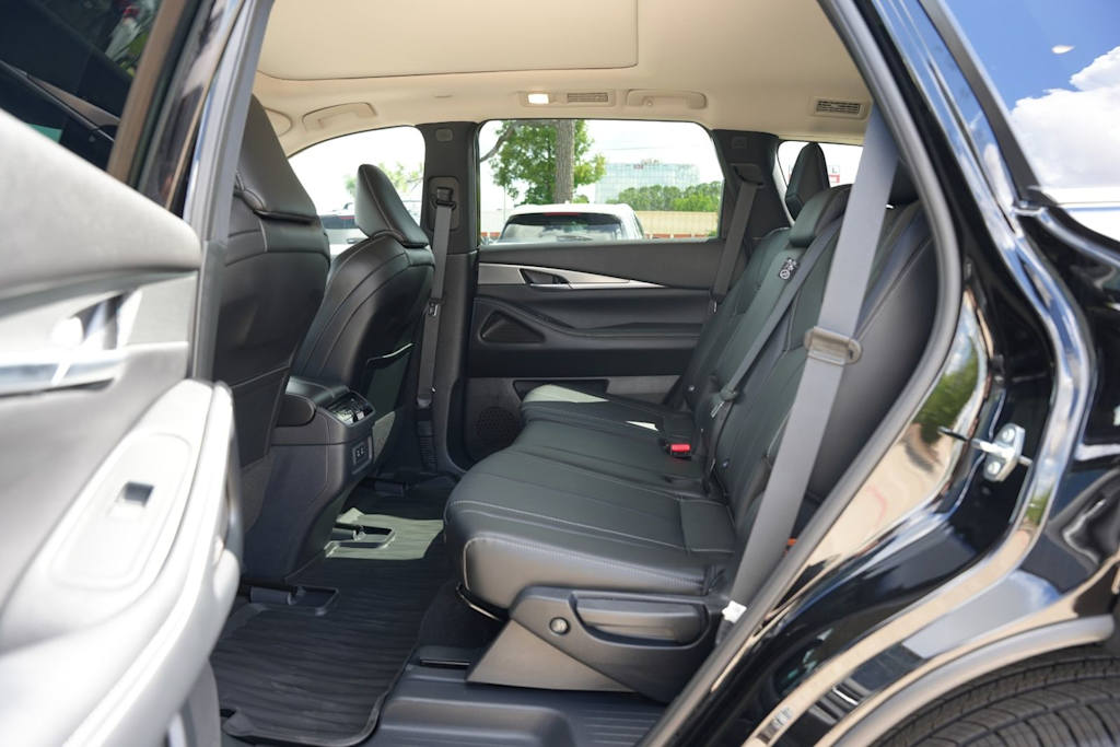 Thumbnail: 2027 INFINITI QX60 - 10