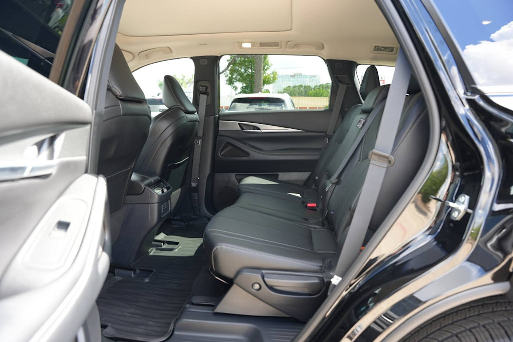 Thumbnail: 2027 INFINITI QX60 - 10