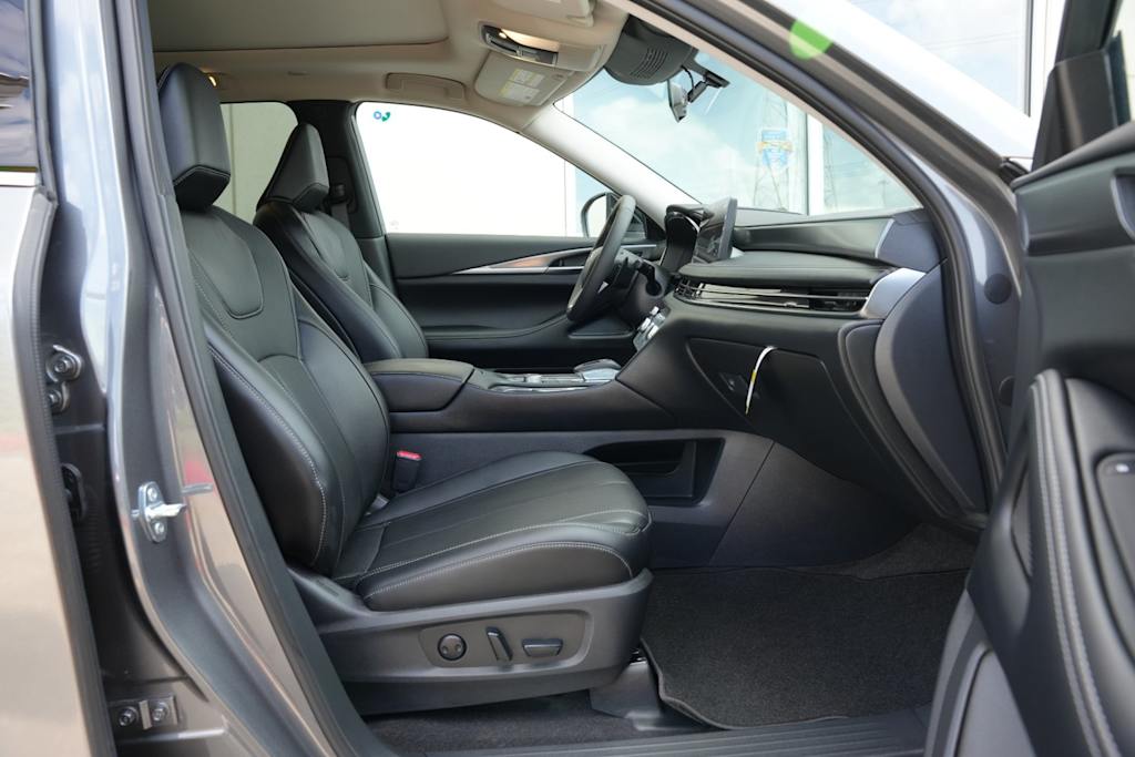Thumbnail: 2027 INFINITI QX60 - 12