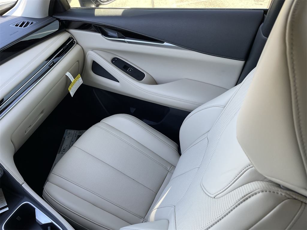 Thumbnail: 2025 INFINITI QX60 - 10