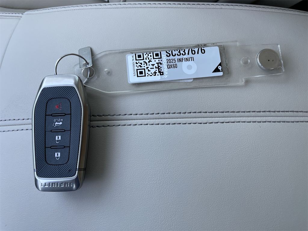 Thumbnail: 2025 INFINITI QX60 - 18