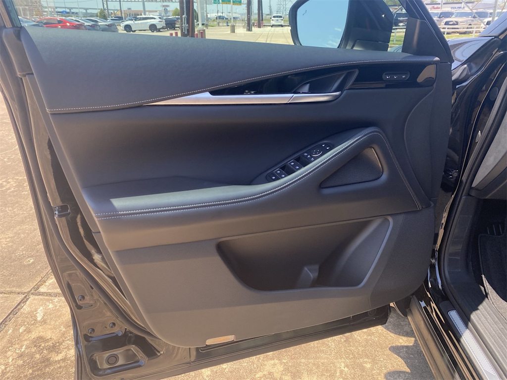 Thumbnail: 2025 INFINITI QX60 - 24