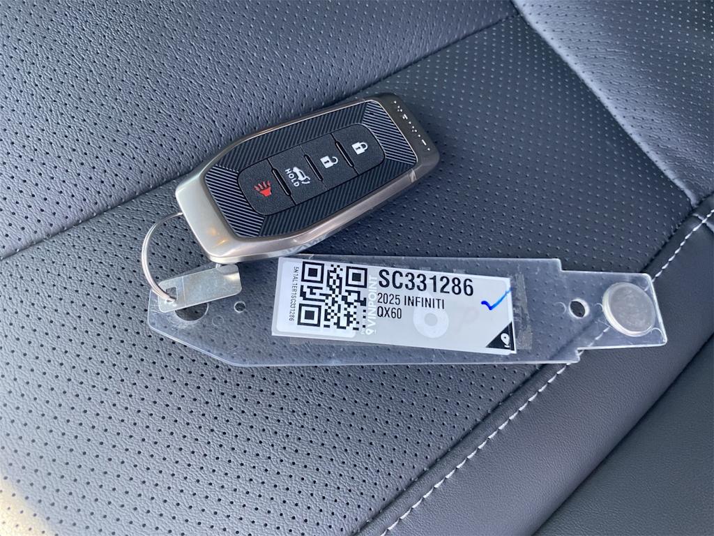 Thumbnail: 2025 INFINITI QX60 - 16