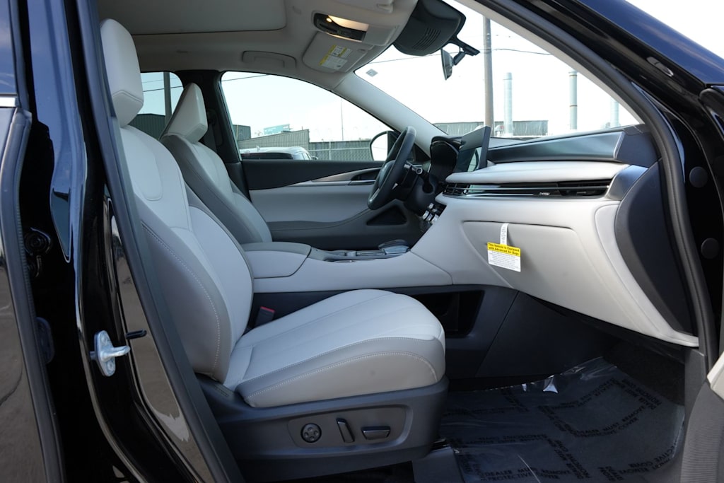 Thumbnail: 2026 INFINITI QX60 - 11