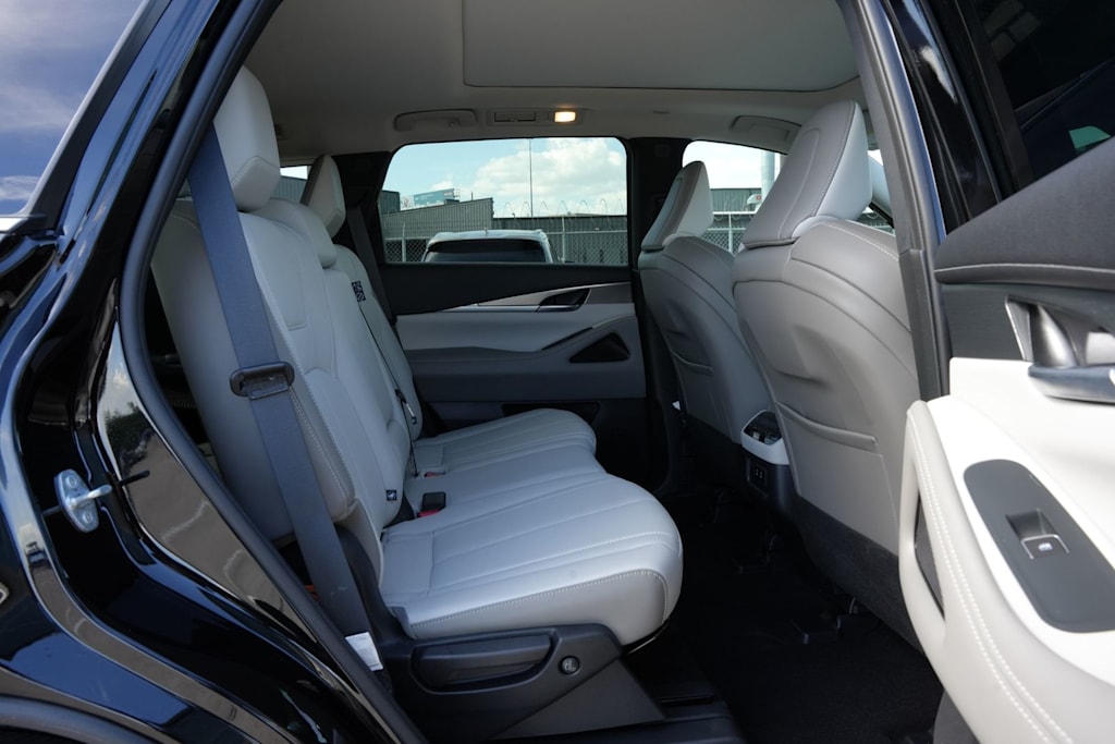Thumbnail: 2026 INFINITI QX60 - 25