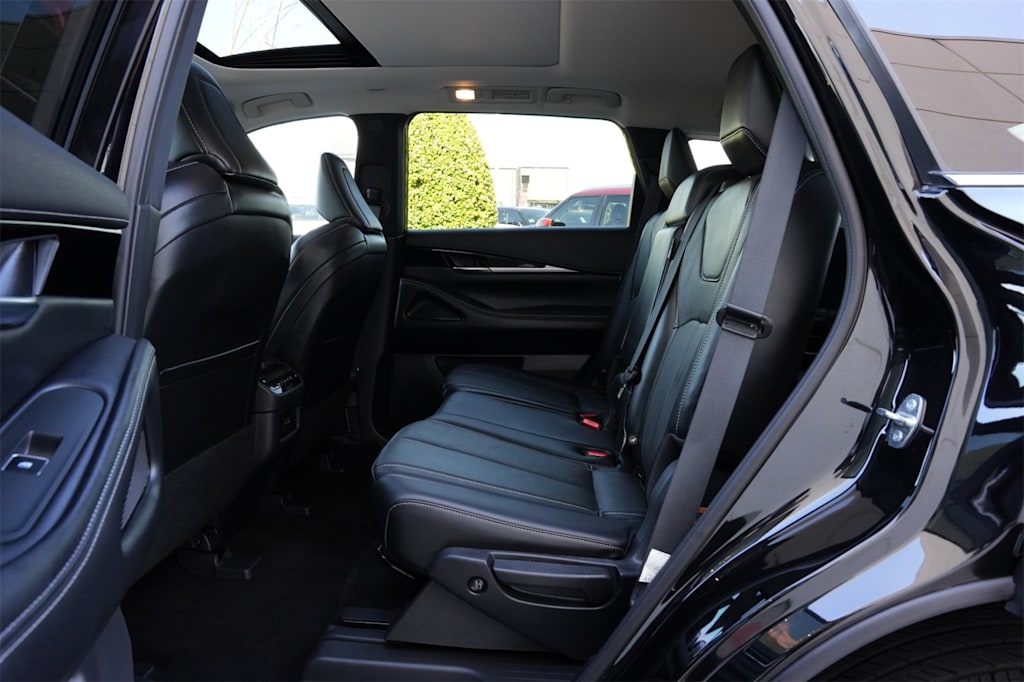 Thumbnail: 2025 INFINITI QX60 - 10