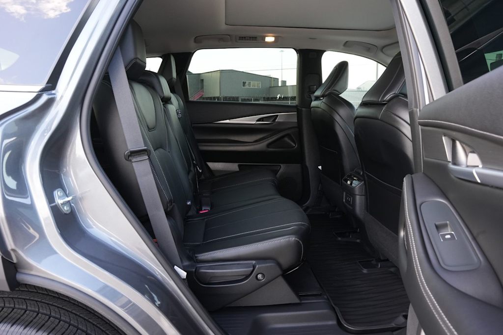 Thumbnail: 2026 INFINITI QX60 - 25