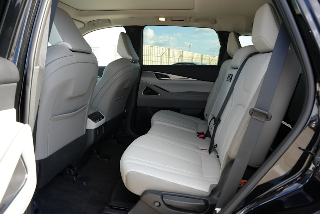 Thumbnail: 2027 INFINITI QX60 - 11