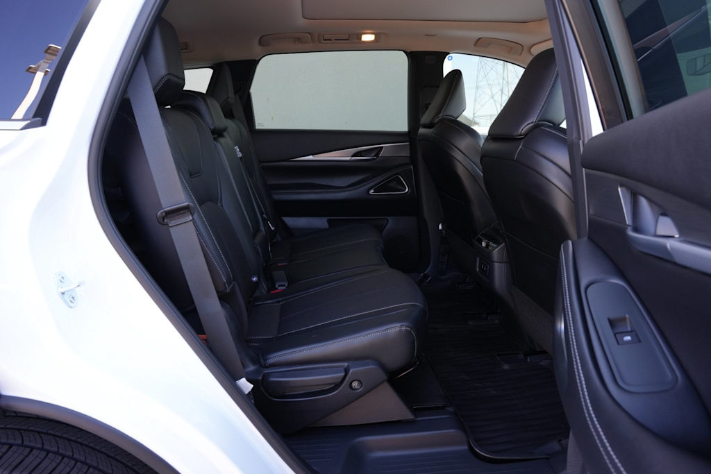 Thumbnail: 2027 INFINITI QX60 - 26