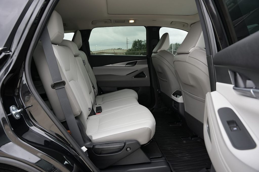 Thumbnail: 2027 INFINITI QX60 - 27