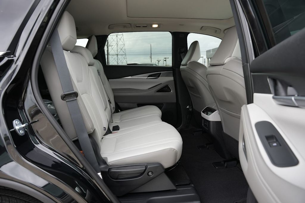 Thumbnail: 2027 INFINITI QX60 - 27