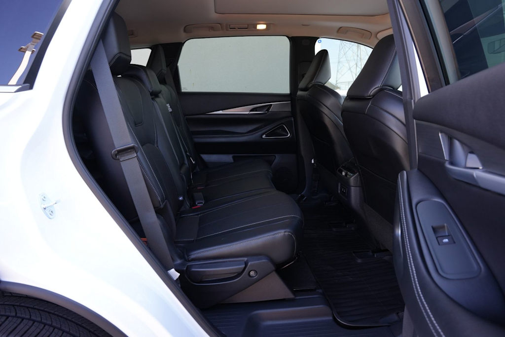 Thumbnail: 2027 INFINITI QX60 - 26