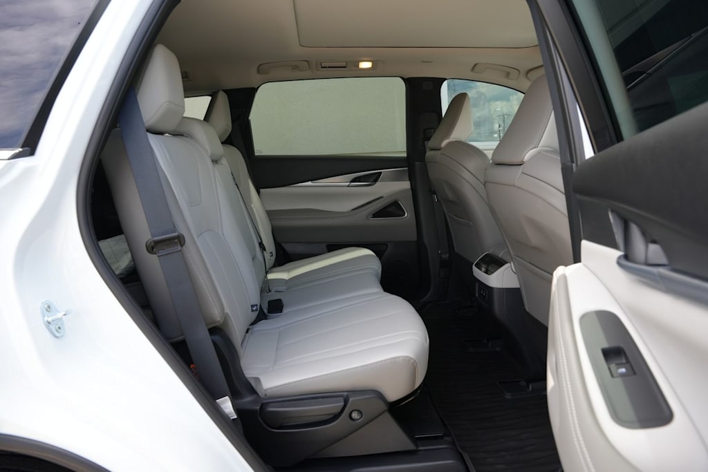Thumbnail: 2027 INFINITI QX60 - 27