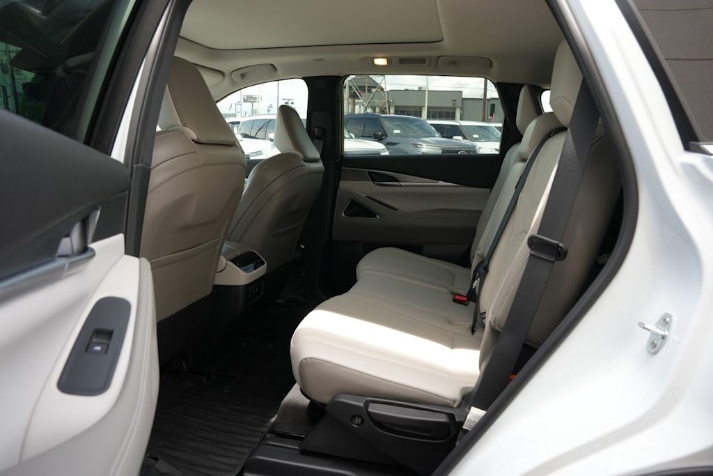 Thumbnail: 2027 INFINITI QX60 - 12