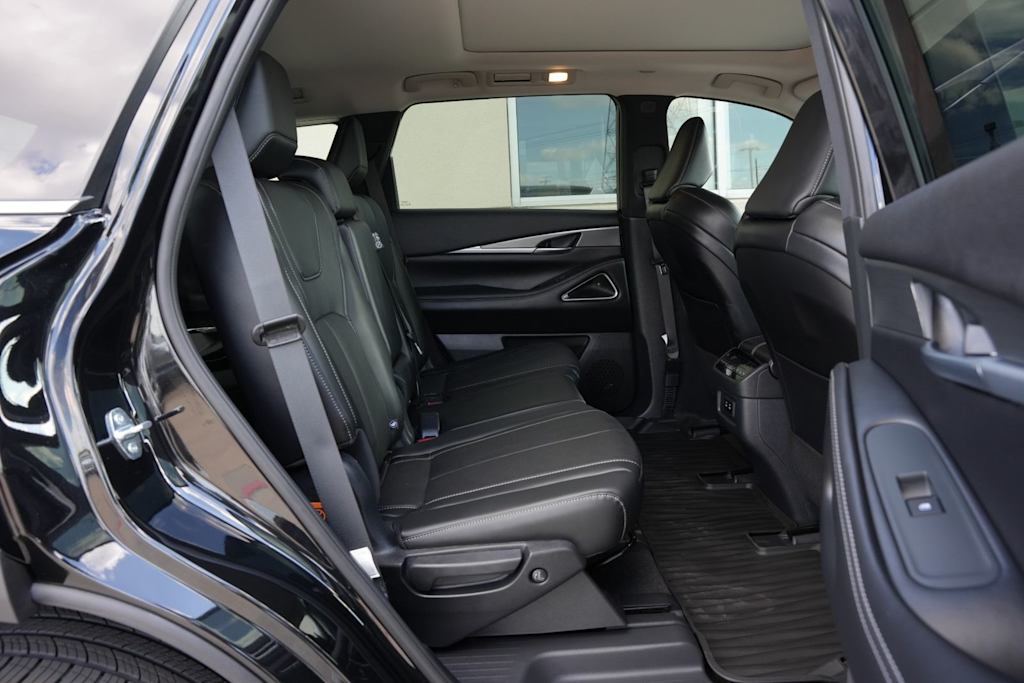 Thumbnail: 2027 INFINITI QX60 - 24