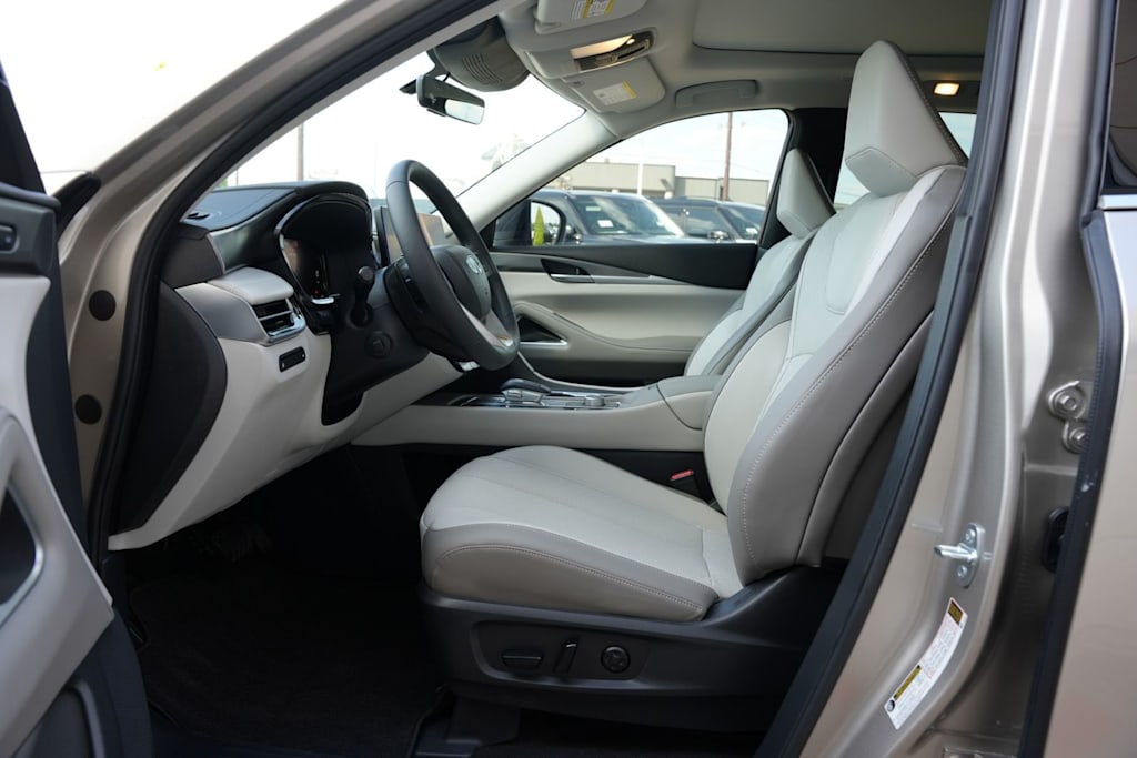 Thumbnail: 2027 INFINITI QX60 - 11