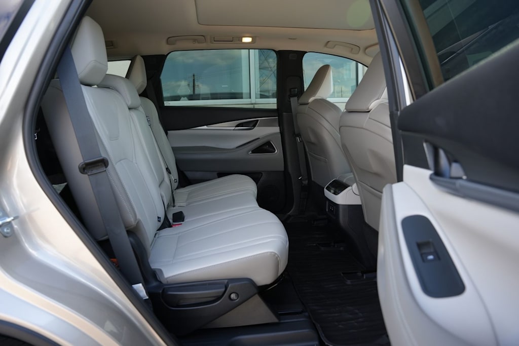 Thumbnail: 2027 INFINITI QX60 - 27