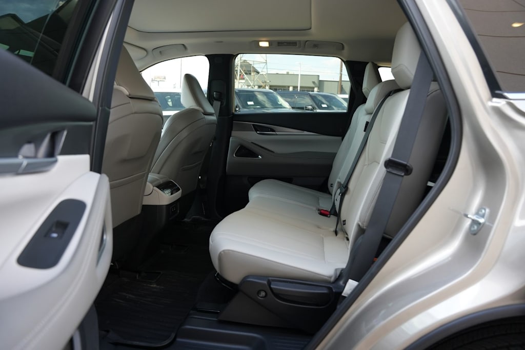 Thumbnail: 2027 INFINITI QX60 - 13