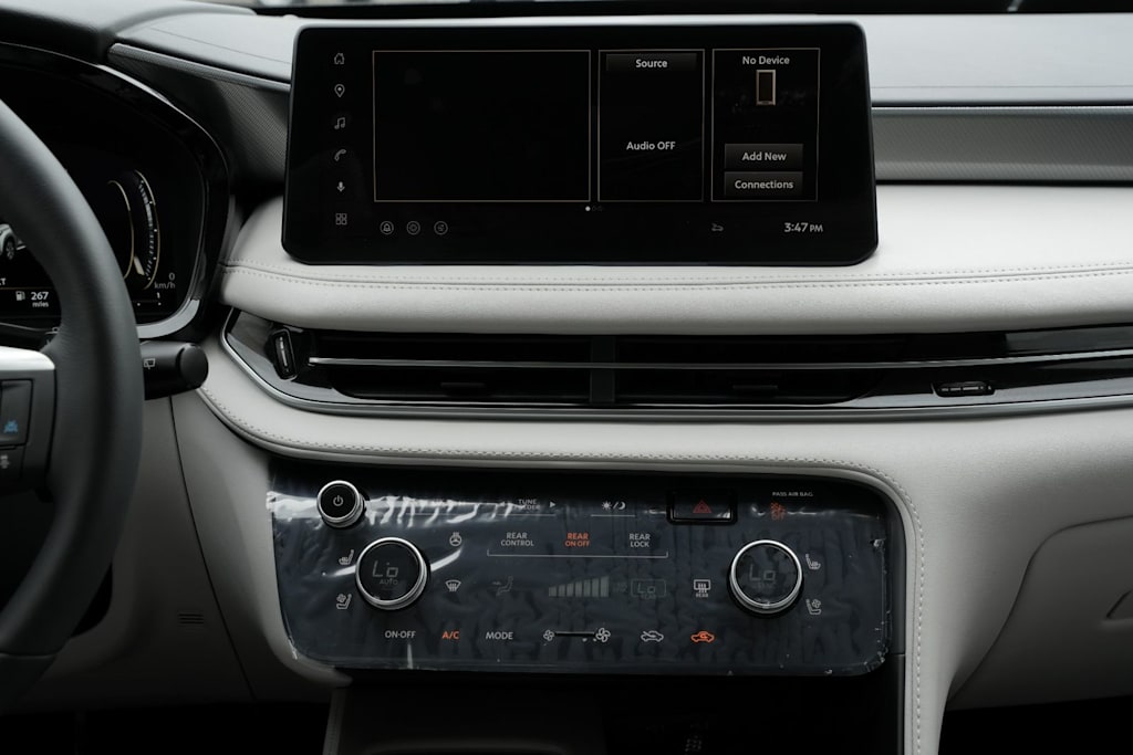 Thumbnail: 2027 INFINITI QX60 - 16