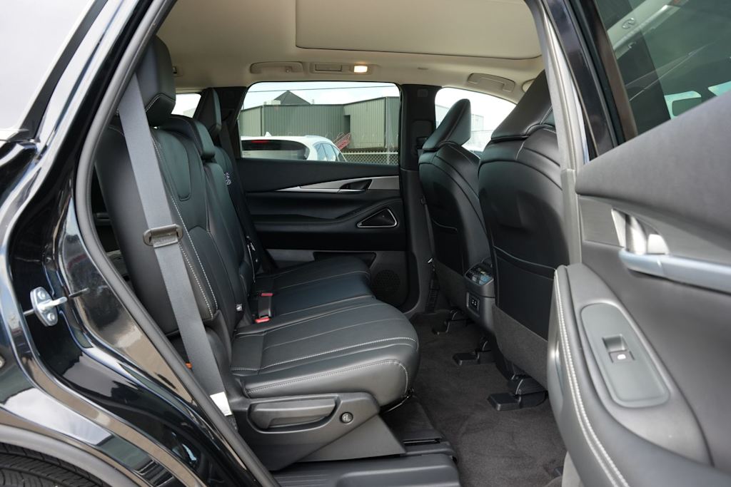 Thumbnail: 2027 INFINITI QX60 - 23