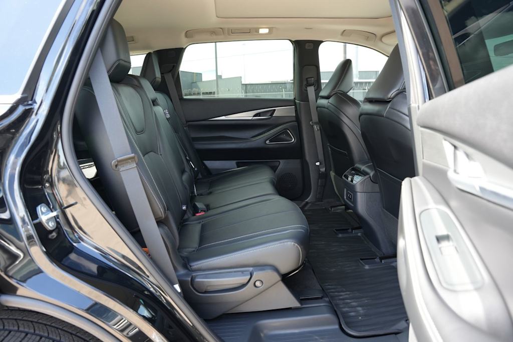 Thumbnail: 2027 INFINITI QX60 - 25